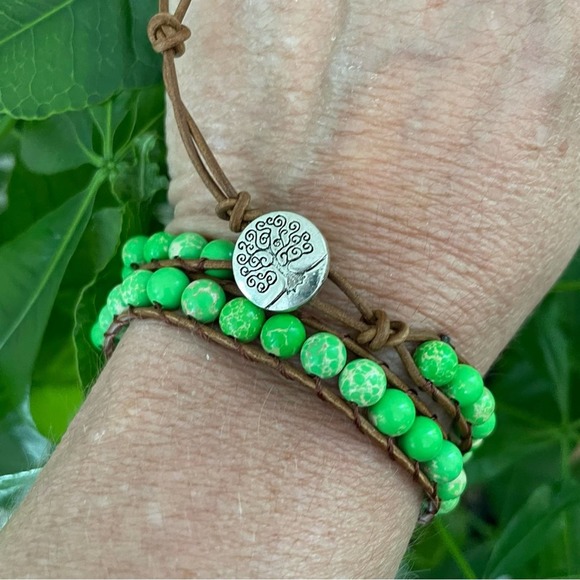 COPY - Women's Green Stone Wrap Cowhide Braided Bracelet.  Hand Made Jewelry - Picture 4 of 6